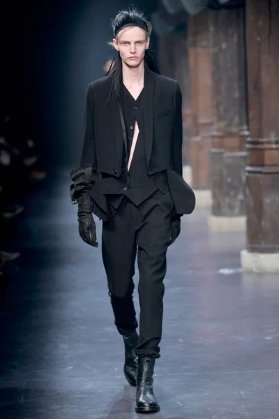 Look 29